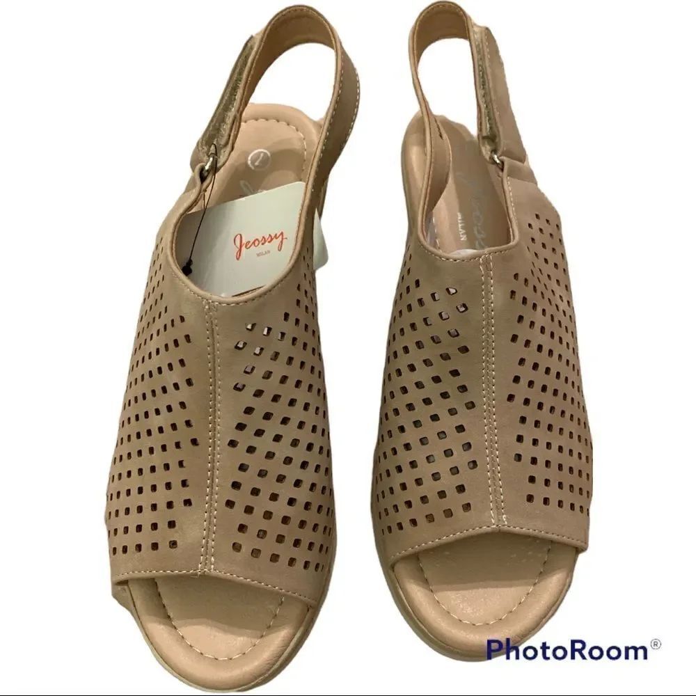 Jeossy woman’s platform sandal nude size 7